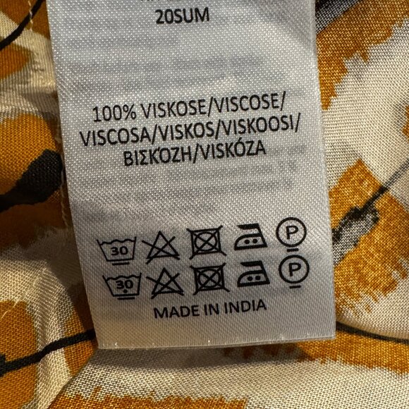 Like new MASAI Abstract Pattern Loose Fitting V-Neck Top Size XL - Picture 8 of 10